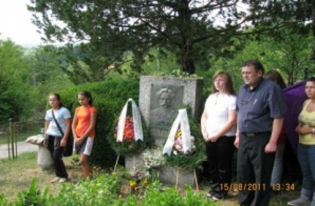 155 години от гибелта на Капитан дядо Никола отбелязаха в Трявна