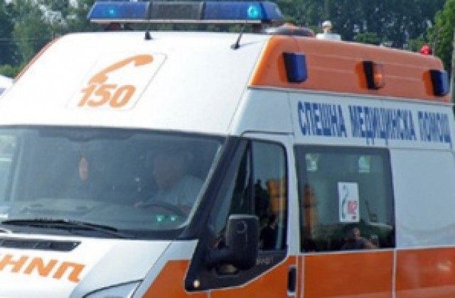 Срутена стена счупи крак