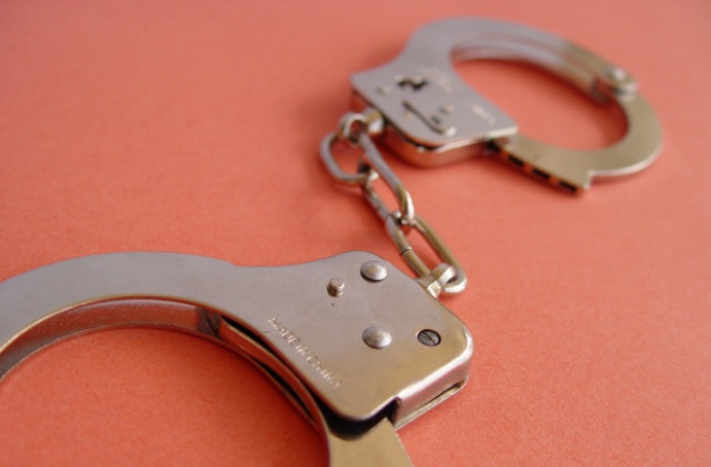 Задържаха 31-годишен мъж, заплашвал хора с нож в центъра на столицата