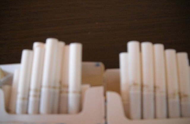 Откриха 300 стека цигари без бандерол в тайници на автомобил