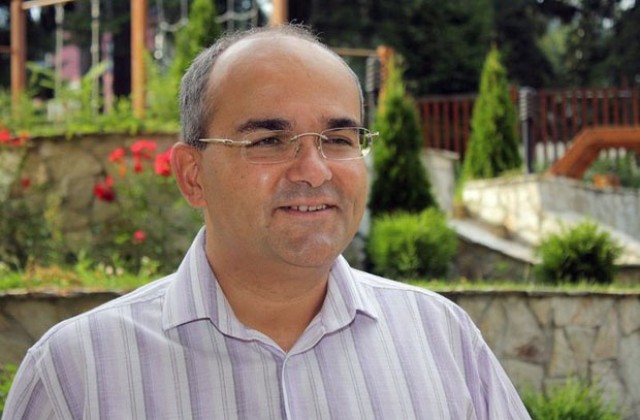 НДСВ заложи на Момчил Младенов като кандидат за кмет