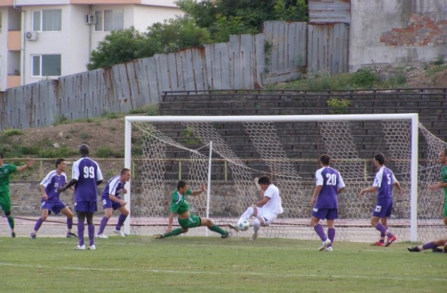 Етърци удариха с 5:0 третодивизионен тим