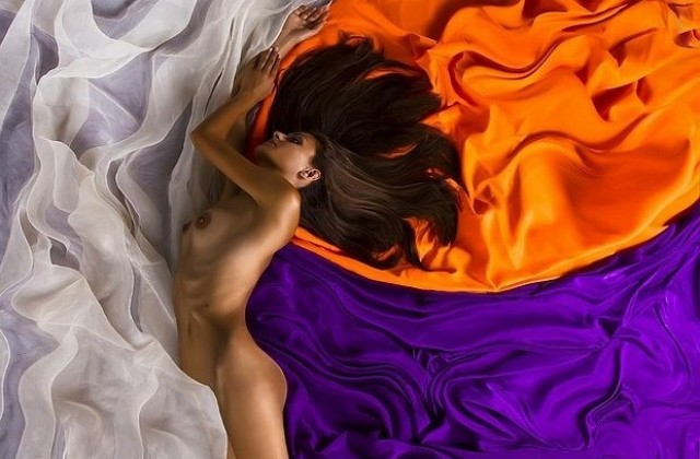 Варненка триумфира на пленер за актова фотография