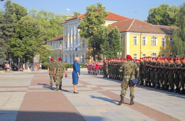 Цачева:Усилена работа, служба в името на народа - измеренията на съвременния героизъм