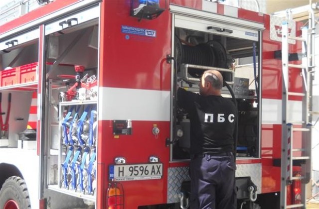 Горя Зил, друг пожар изпепели ел. табло в Шумен