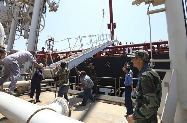 Пентагонът: САЩ са изпълнили над една четвърт от въздушните мисии на НАТО над Либия