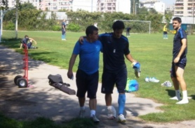 Тони Калво стресна Левски, испанецът се контузи