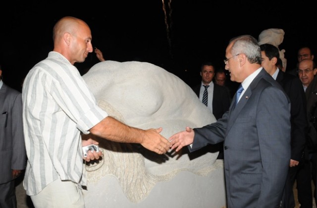 Врачански скулптор твори на симпозиуми в чужбина