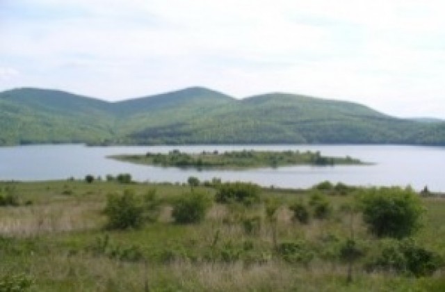 400 метра бракониерски мрежи извадени от яз. „Жребчево”