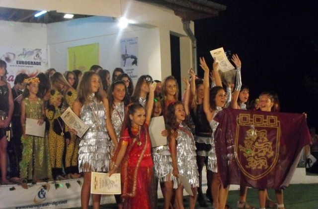 Танцьорите от ЗОКИ обраха овациите и купите на турнир в Приморско