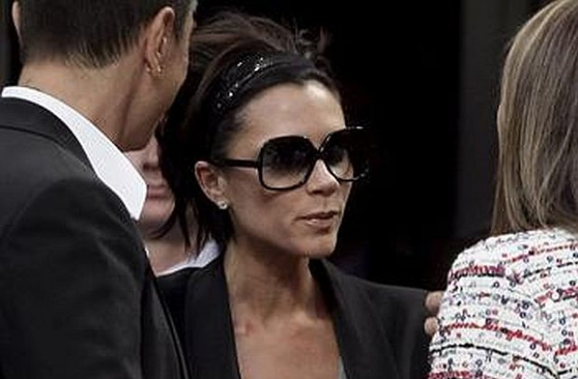 Виктория Бекъм има забрана да носи високи обувки