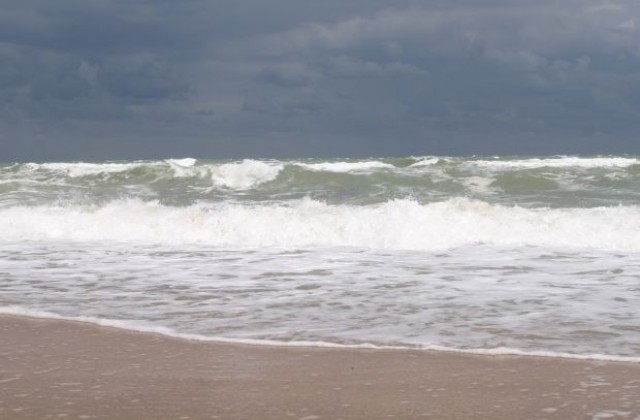 Попският плаж в Царево бил опасен