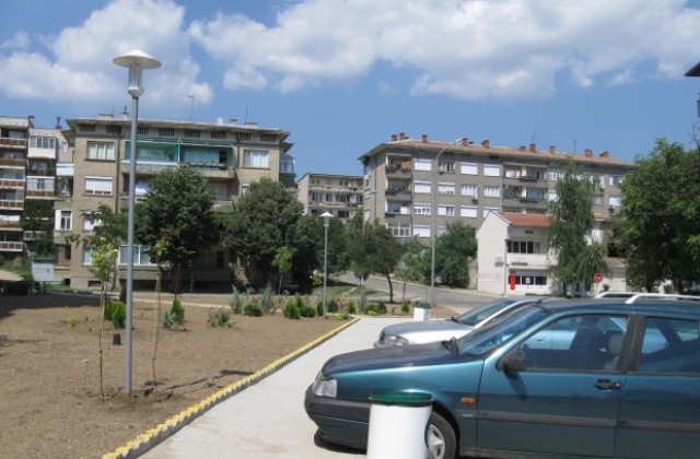 Нов паркинг и парк на ул. „Д-р Стамболски” в Казанлък