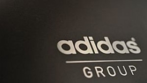 Компанията Adidas пуска боси маратонки