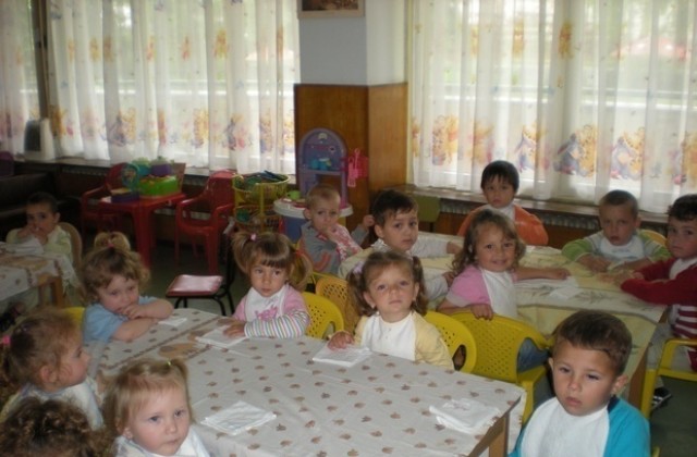 Повече плодове и зеленчуци в детските градини