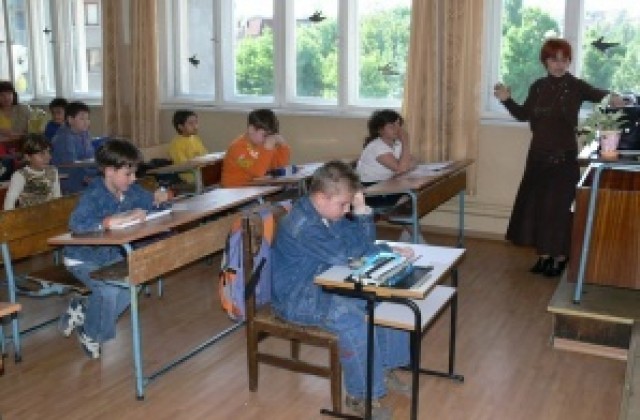 По-малко са свободните места за учители, заявени през лятото