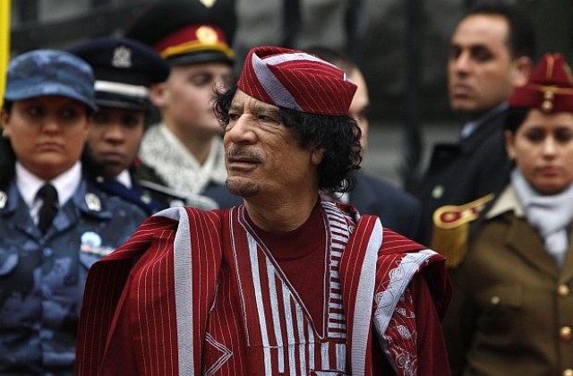 Бунтовници преследват конвой от камиони, в който вероятно пътува Кадафи