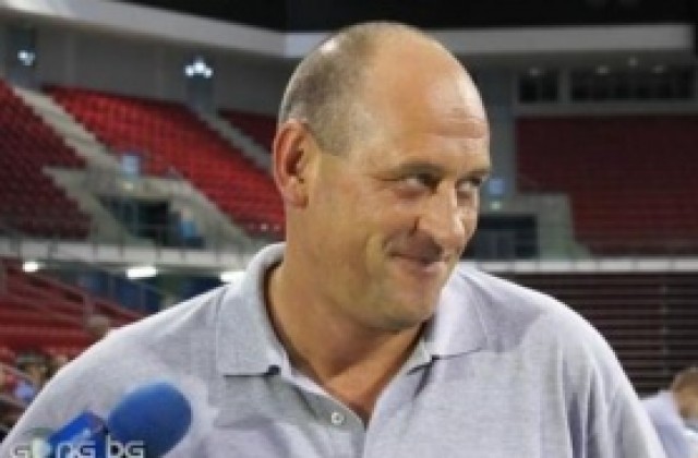 ВИДЕО: Барчовски: Мечтата ни е да излезем от групата, избрах Великов защото е по-добър в защита