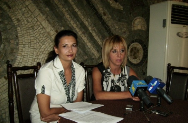 Мая Манолова съзря опит за манипулация на изборите в действия на кмета на Кюстендил