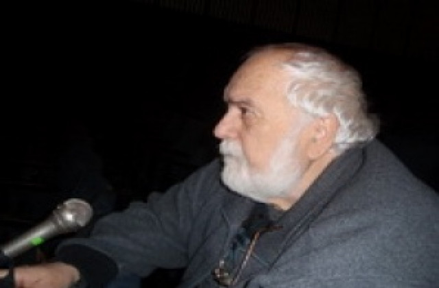 Театърът тази вечер открива сезона с премиера