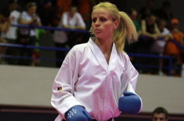 Ирена се бори със седем часа разлика