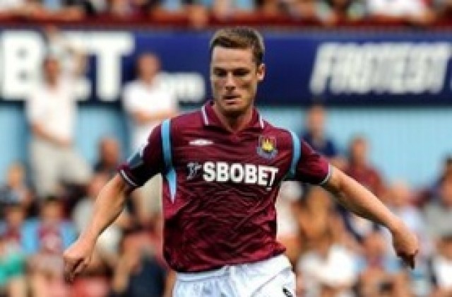 Вместо да мисли за мача с България, английски национал се моли за трансфер