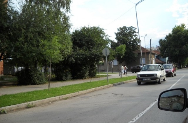 Пиян велосипедист се блъсна в лек автомобил