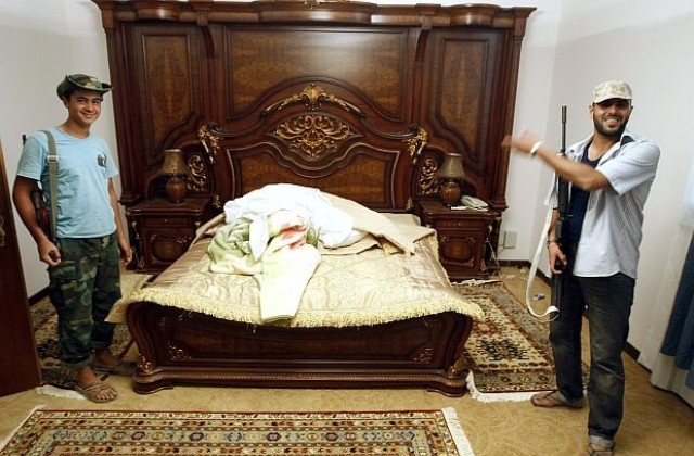 Изоставените крайбрежни вили на клана Кадафи разкриват охолство и лукс