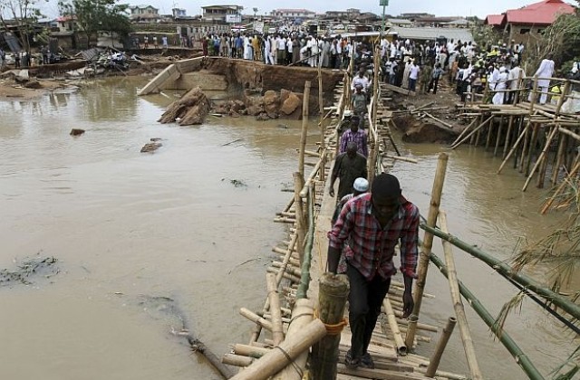 Над 100 души са загинали при наводнения в югоизточна Нигерия