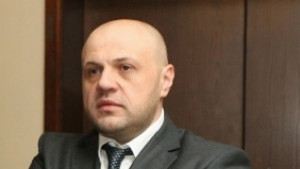 Министър Томислав Дончев идва за обучение на ромски студенти