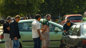 Решават дали да оставят в ареста фалшификаторите