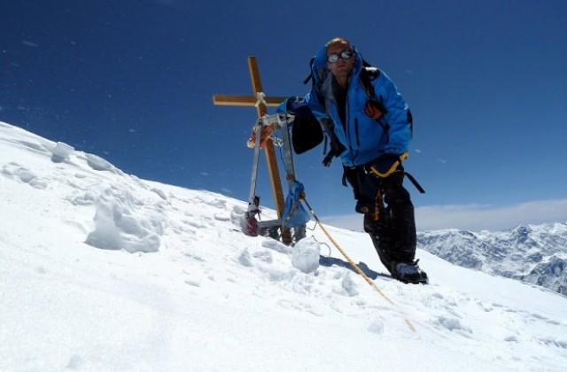 Русенец изкачи седемхилядника Хан Тенгри