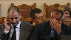 Ройтерс Кабинетът Борисов подложен на все посилна атака