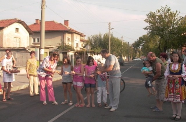 Кметът на Нова Загора откри ремонтирана улица