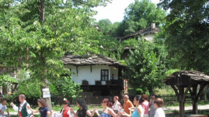 Фолклорна куклена постановка на Боженци