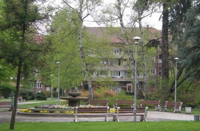 Слънчево със слаб вятър