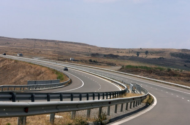 Ограничението за тирове до края на септември