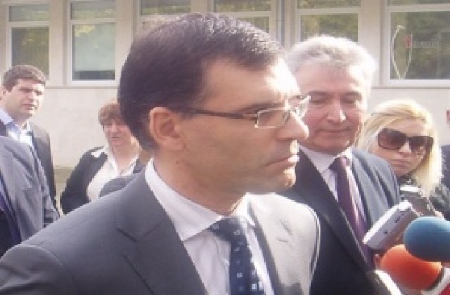 Вдигат заплатите догодина?