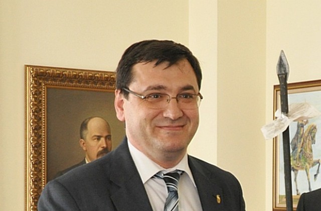 Кметът Славчо Атанасов поздравява пловдивчани по случай Съединението