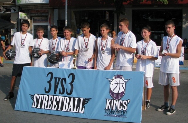 The kings, Пичовете от запаса и Мешетата триумфираха на турнира по стрийтбол