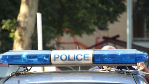 Издирват педофил блудствал с 10годишно момиче