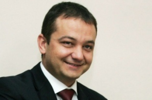 Джиков очаква рамо от партиите, които все още не са обявили кандидатите си