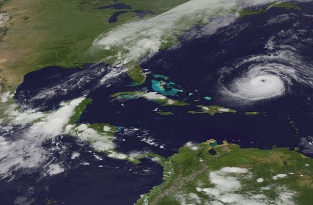 Ураганът Катя е отслабнал до буря от първа категория