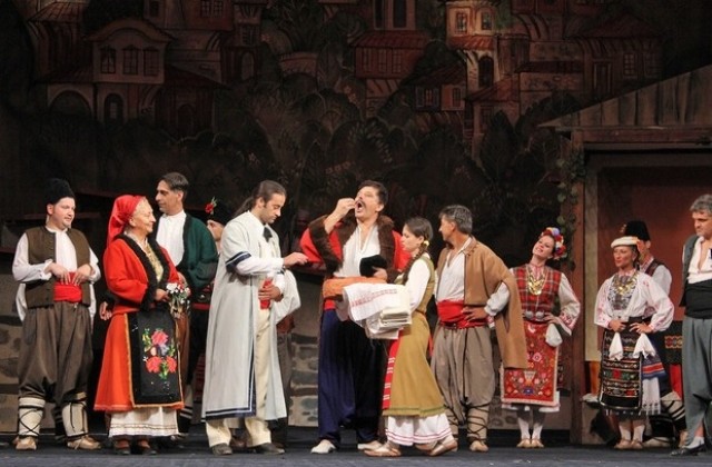 Българи от старо време откриват творческия сезон в театъра