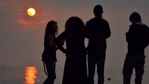 Кой се разсъблича във Facebook