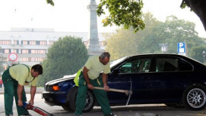 Вандалски прояви налагат ремонти на площада