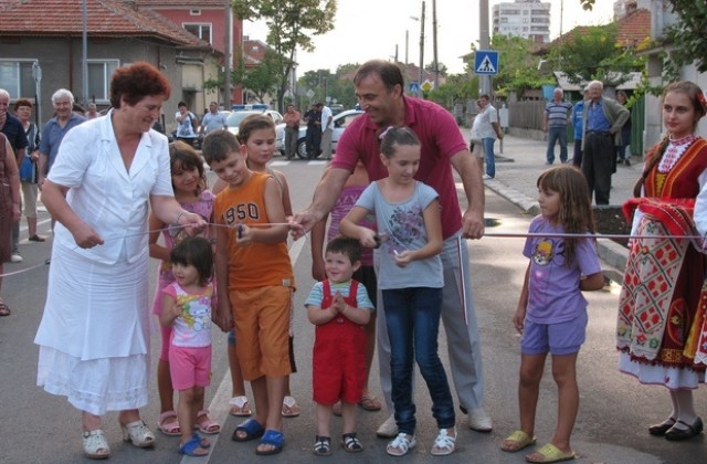 Откриха обновената ул. „Поборническа” в Нова Загора
