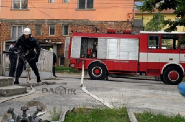 Изгоряха ремаркета със слама