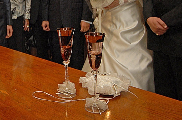 Местят временно брачните ритуали в Конака