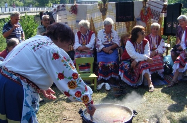 Най-вкусната кокоша чорба варят в Козаревец